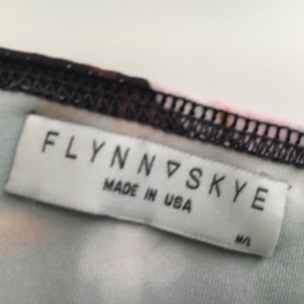 ✨FINAL PRICE✨ Flynn Skye Roxy Crop Top - Picture 4 of 4